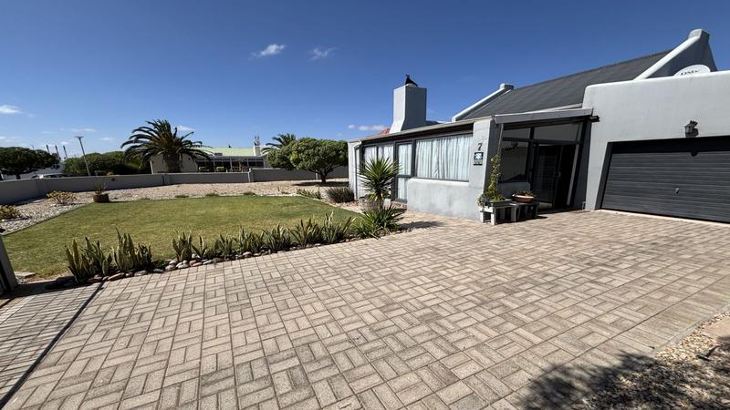 3 Bedroom Property for Sale in Sandy Point Western Cape